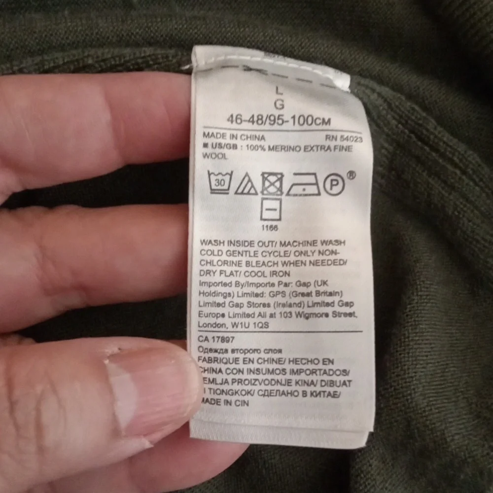 Banana Republic classic crewneck